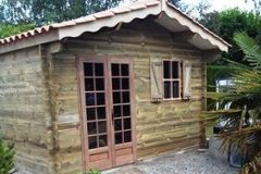 chalet de jardin bois, madriers empilés