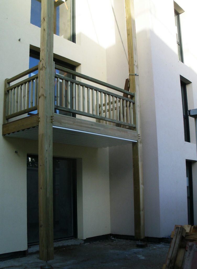 Terrasse surélevée, balcon bois