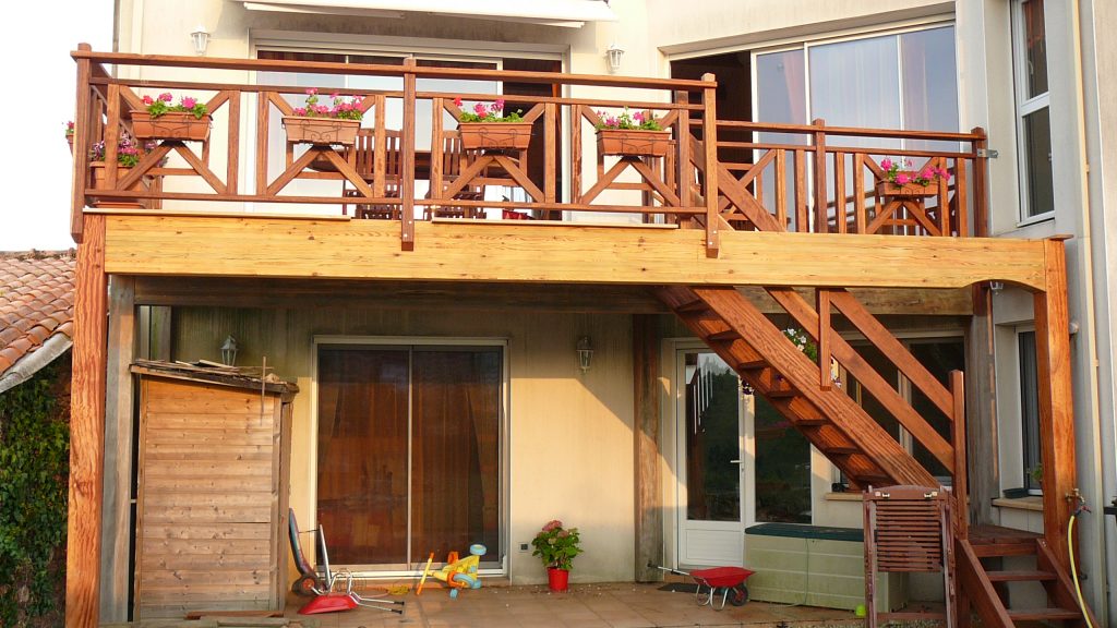 Terrasse surélevée, balcon bois